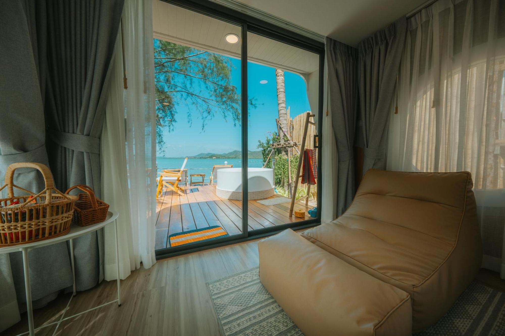 Sea Sand See Sky Beach Front Resort Phuket Dış mekan fotoğraf